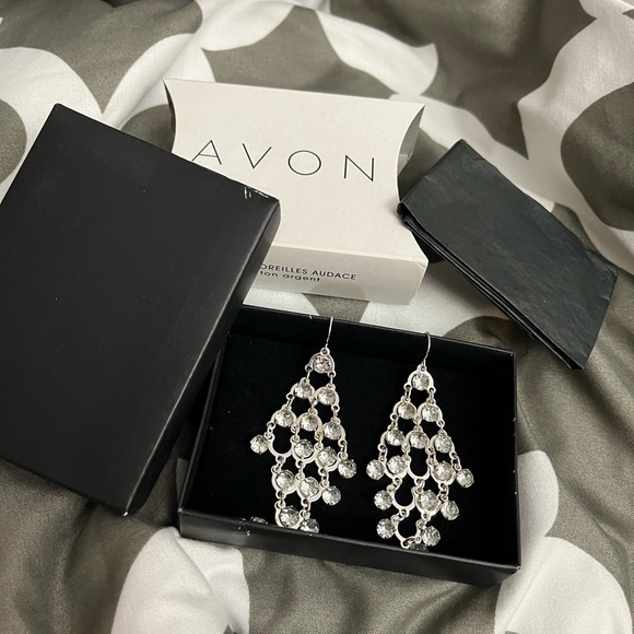 Chandelier Drop Earring Rhinestone Diamond Crystal Silver Statement Jewelry AVON - Picture 2 of 8